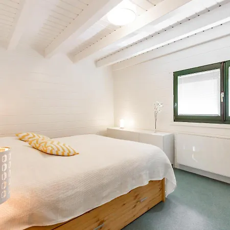 Holiday home Ferienhaus Direkt Am Glienicker See